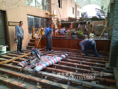 印尼菠蘿格地板施工.jpg 印尼菠蘿格地板施工.jpg