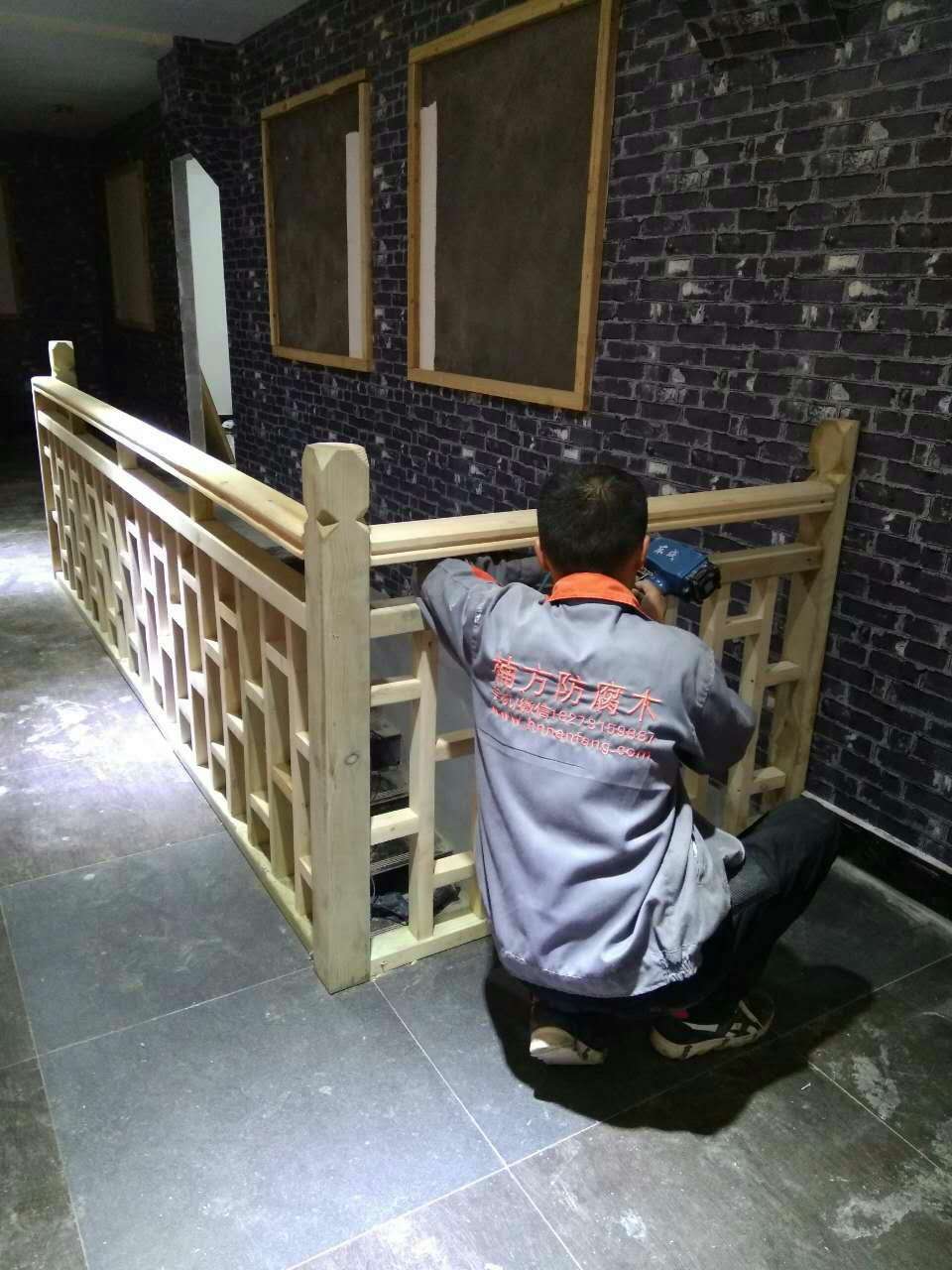 防腐木室內欄桿.jpg 防腐木室內欄桿.jpg