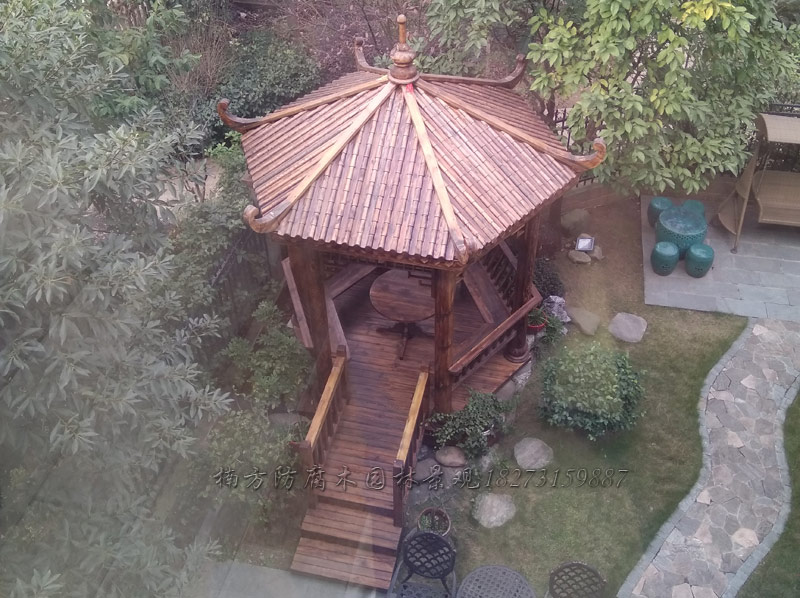 碳化木六角亭.jpg 碳化木六角亭.jpg